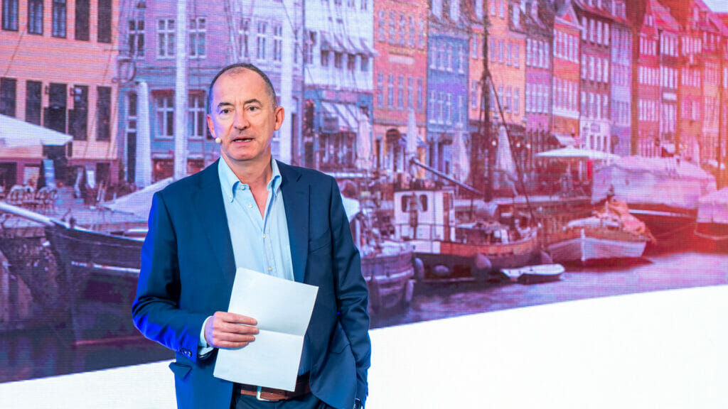 Top sustainability and business articles for SUMAS students